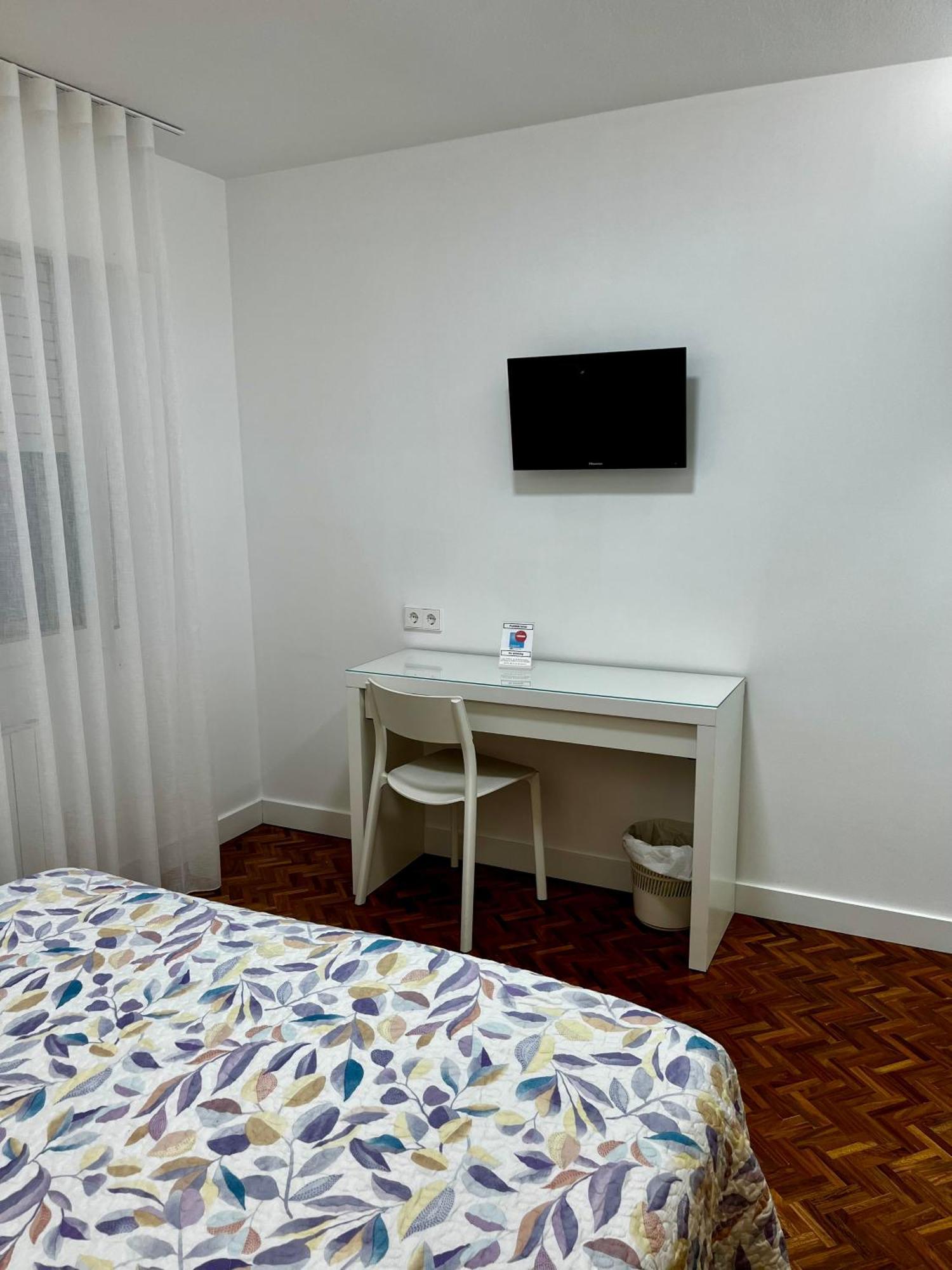 סנטיאגו דה קומפוסטלה Hostal Charo II מראה חיצוני תמונה