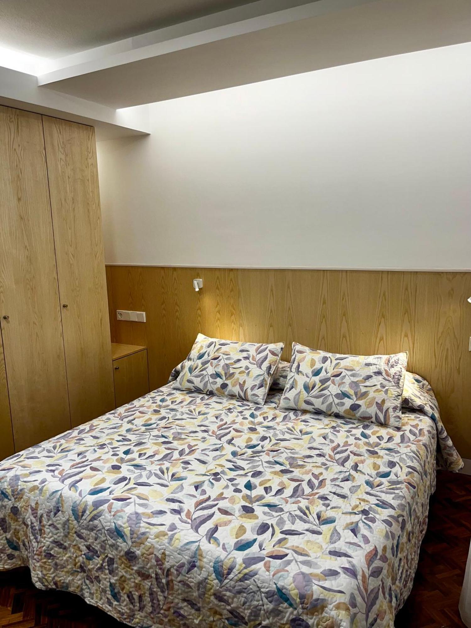 סנטיאגו דה קומפוסטלה Hostal Charo II מראה חיצוני תמונה