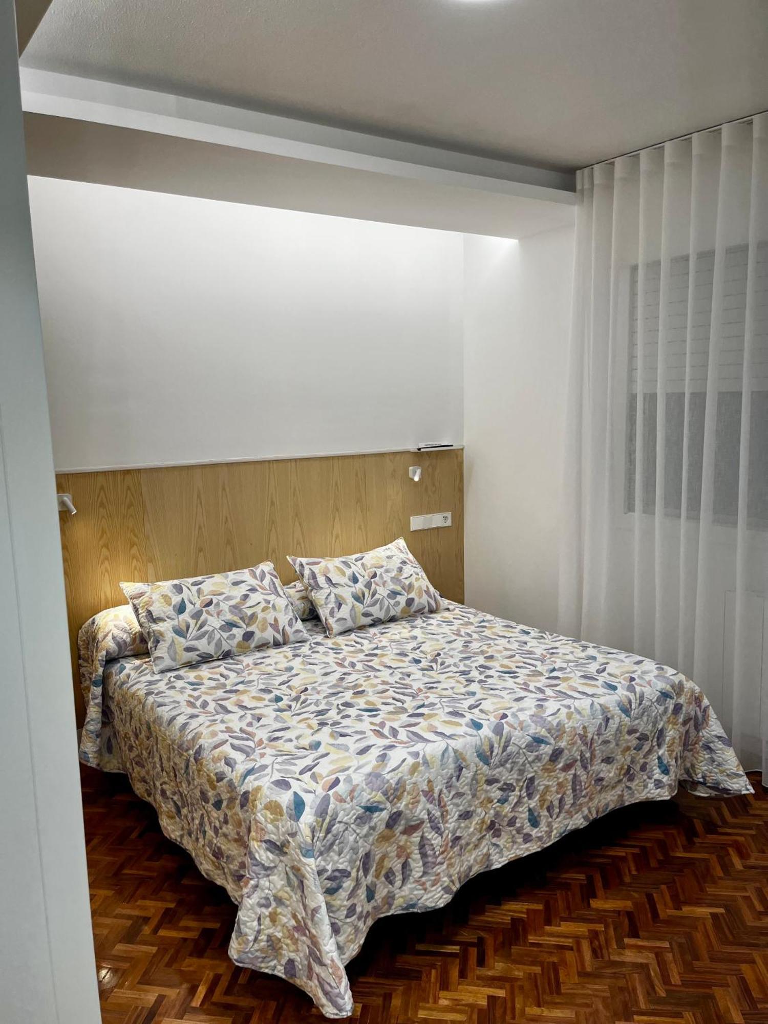 סנטיאגו דה קומפוסטלה Hostal Charo II מראה חיצוני תמונה