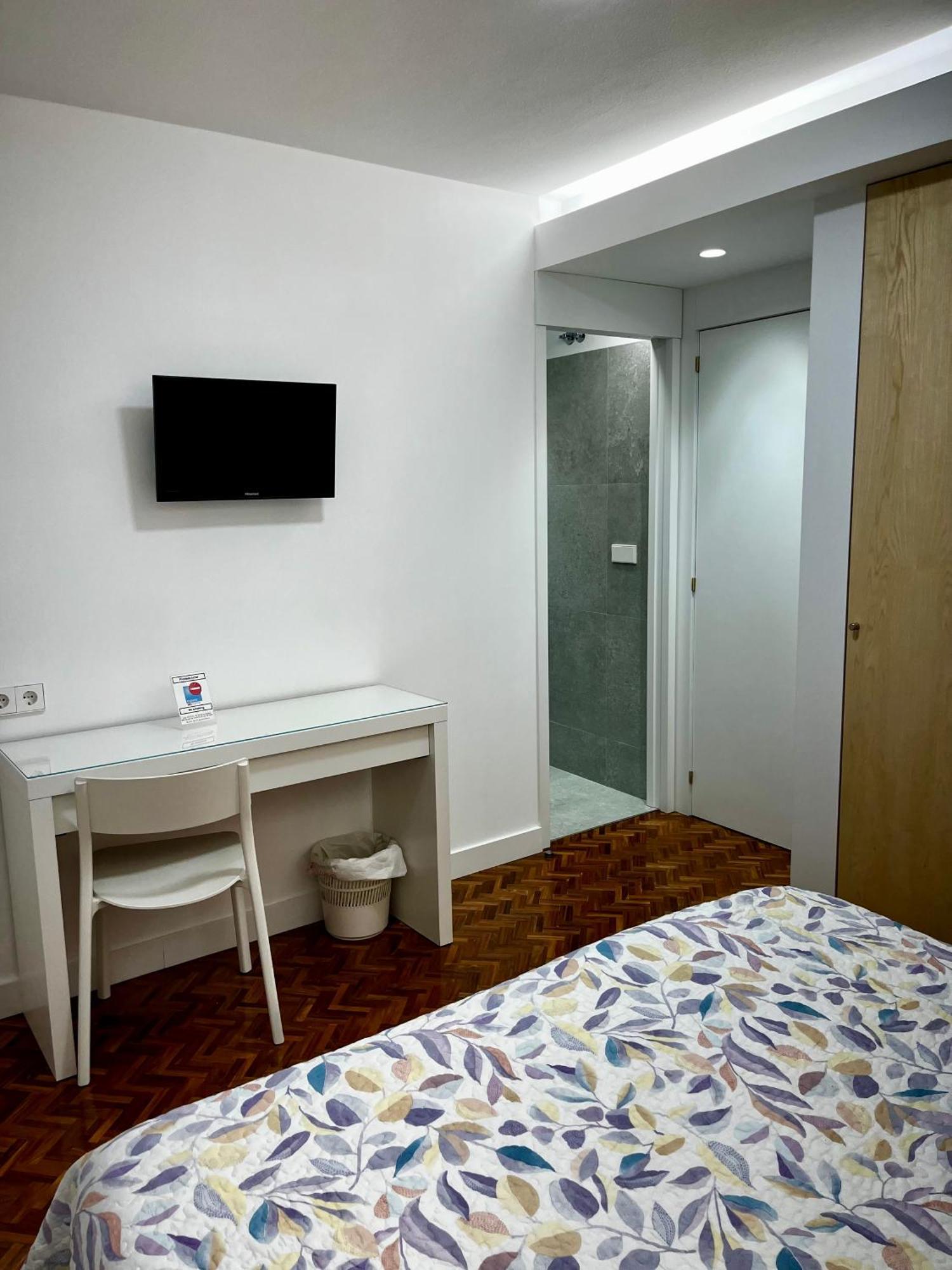 סנטיאגו דה קומפוסטלה Hostal Charo II מראה חיצוני תמונה
