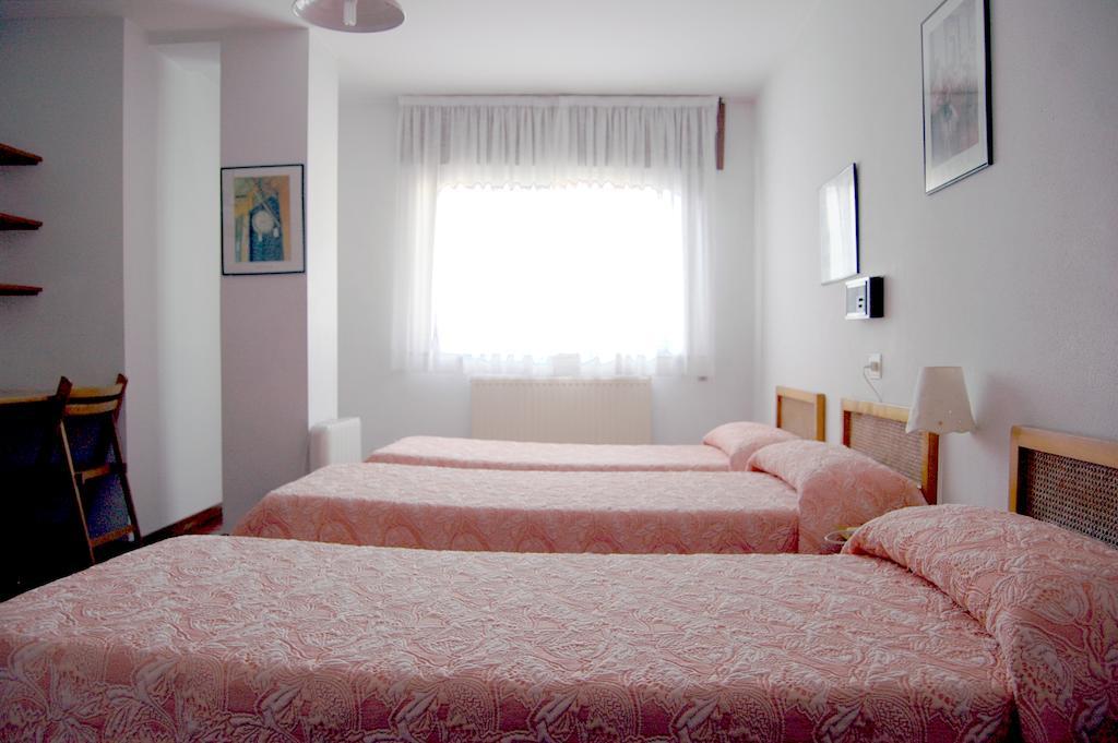 סנטיאגו דה קומפוסטלה Hostal Charo II חדר תמונה